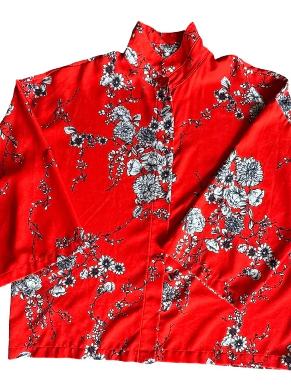 Brynn Walker Red Floral 2pc Set Medium Japanese Inspired Mandarin Collar Artsy